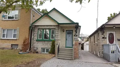 392 Whitmore Avenue N Bsmt, Toronto, On M6e 2n4