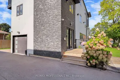 4 Martin Grove Road, Toronto, On M9b 4j9