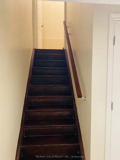 102 Gardenbrooke Trail Basement, Brampton, On L6p 3g9