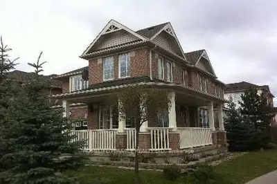 5936 Whitehorn Avenue, Mississauga, On L5v 2y8