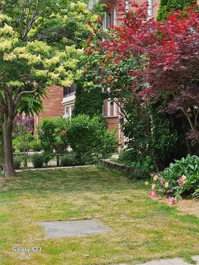 76 Viella Street, Toronto, On M6n 5c8