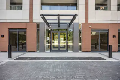 4010 Eglinton Avenue W 2105, Toronto, On M9a 0g5