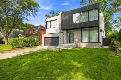 18 Herne Hill, Toronto, On M9a 2x1