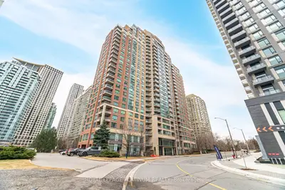 156 Enfield Place 703, Mississauga, On L5b 4l8