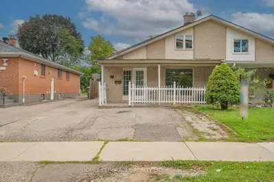 21 Sanagan Road, Toronto, On M9v 1r7