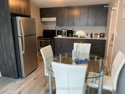 11 Donald Avenue 4, Toronto, On M6m 1j7