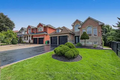 33 Woodvalley Drive, Brampton, On L7a 1z4