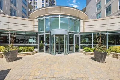 2111 Lake Shore Boulevard W 121, Toronto, On M8v 4b2