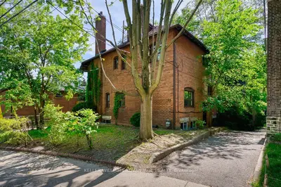 24 Indian Road Crescent, Toronto, On M6p 2g1