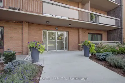 41 Lake Shore Drive 502, Toronto, On M8v 1z3