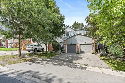 28 Maple Avenue 174, Halton Hills, On L7g 5l8