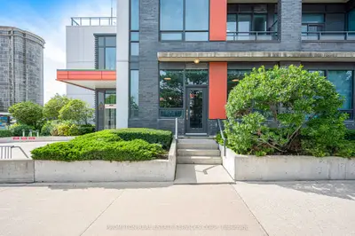 55 Eglinton Avenue W 108, Mississauga, On L5r 0e4