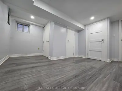 984 Ossington Avenue Bsmt, Toronto, On M6g 3v6