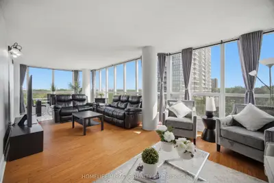 1 Rowntree Road 502, Toronto, On M9v 5g7