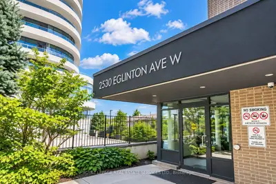 2530 Eglinton Avenue W 117, Mississauga, On L5m 0z5
