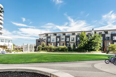 2530 Eglinton Avenue W 117, Mississauga, On L5m 0z5