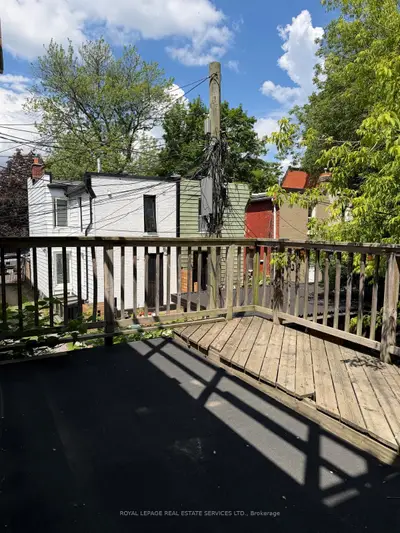 1226 King Street W Upper, Toronto, On M6k 1g4