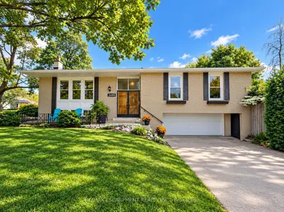 2490 Yarmouth Crescent, Oakville, On L6l 2m8