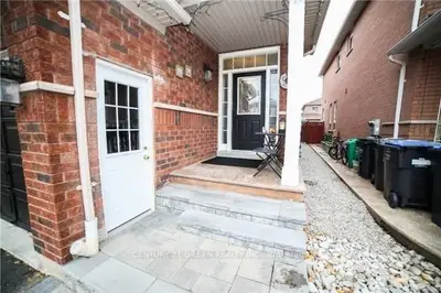 3355 Fountain Park Avenue, Mississauga, On L5m 7e2