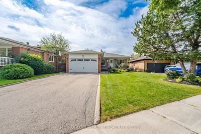 28 Eldorado Court, Toronto, On M3j 1x1