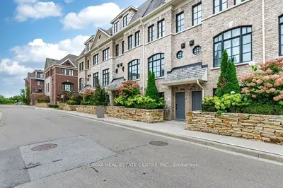 2034 Queensborough Gate, Mississauga, On L5m 0x9