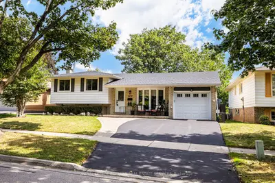 2037 Mountain Grove Avenue, Burlington, On L7p 2h8