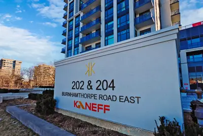 204 Burnhamthorpe Road E 1108, Mississauga, On L5a 4l4