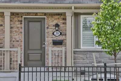 50 Edinburgh Drive 20, Brampton, On L6y 1n9