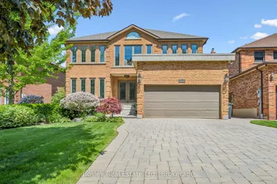 1217 Sugar Maple Court, Mississauga, On L4w 4p6