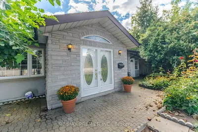 1474 South Service Road, Mississauga, On L5e 1v6