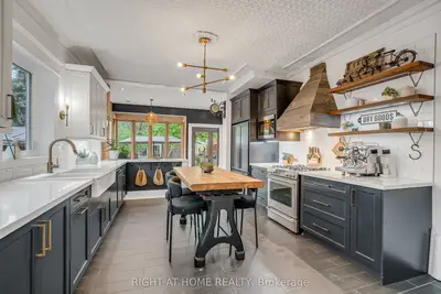 118 Lansdowne Avenue, Toronto, On M6k 2v9
