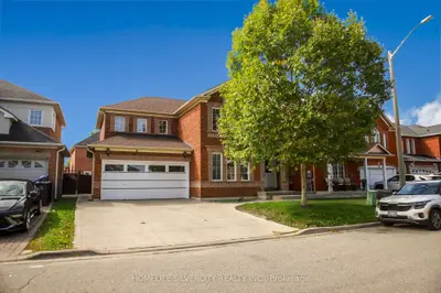 22 Meadow Glade Road, Brampton, On L6r 1z7