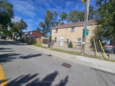 1232 Jane Street, Toronto, On M6m 4x8