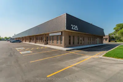 225 Advance Boulevard 12, Brampton, On L6t 4j2