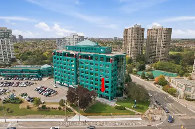 10 Kingsbridge Garden Circle 101, Mississauga, On L5r 3k6