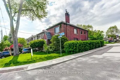 2 Larkin Avenue Upper, Toronto, On M6s 1l8