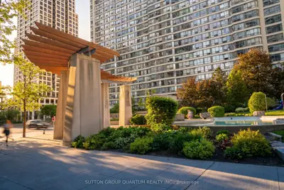 1 Elm Drive W 2705, Mississauga, On L5b 4m1