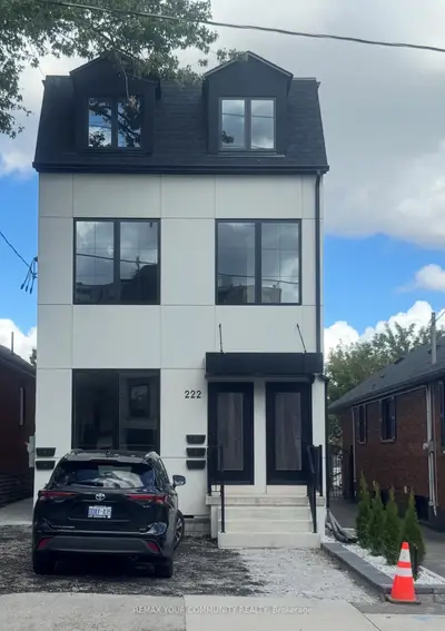 222 Belgravia Avenue 3, Toronto, On M6e 2m8