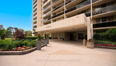 820 Burnhamthorpe Road 1102, Toronto, On M9c 4w2