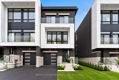 335 Helen Lawson Lane, Oakville, On L6j 0g3