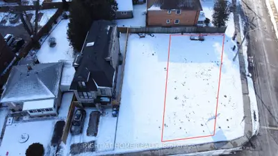 10c Benson Avenue, Mississauga, On L5h 2p2