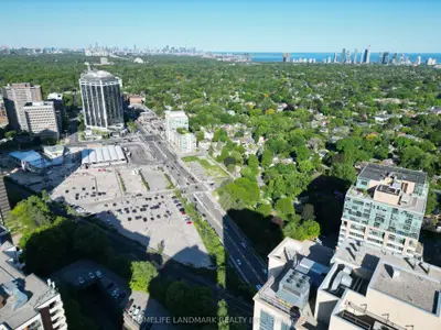 1 Michael Power Place 302, Toronto, On M9a 0a1