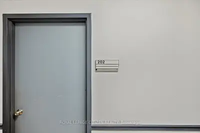 3530 Derry Road E 202, Mississauga, On L4t 4e3