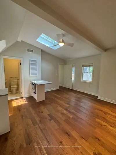134 Forsythe Street 3, Oakville, On L6k 3k2