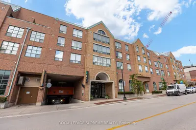 221 Robinson Street E 204, Oakville, On L6j 7n9