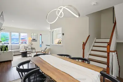 1241 Parkwest Place 5, Mississauga, On L5e 3j3