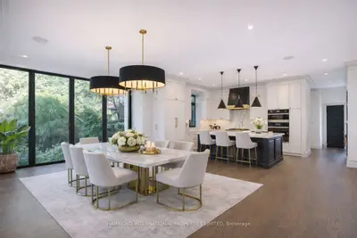 4 Braywin Drive, Toronto, On M9p 2p1