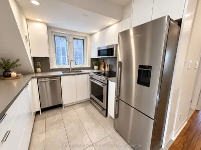 1496 King Street W #3, Toronto, On M6k 1j3