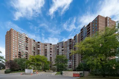 714 The West Mall 903, Toronto, On M9c 4x1