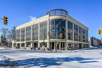 205 Lakeshore Road W 409, Oakville, On L6k 0h8